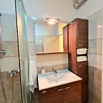 B&v זאדאר